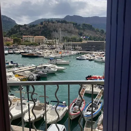 Le Golfe كاسيس